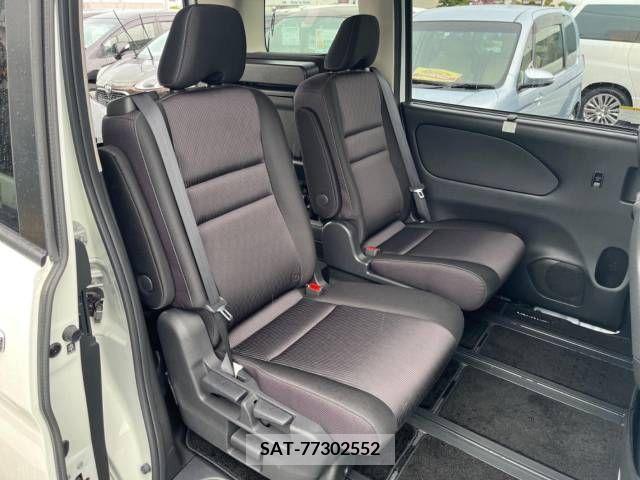 Nissan SERENA 2018-10 244252-8