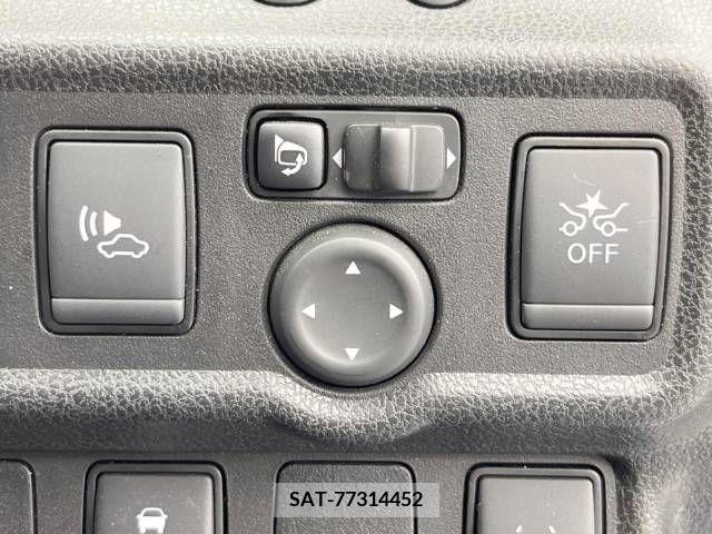 Nissan NOTE 2019-10 337158-6