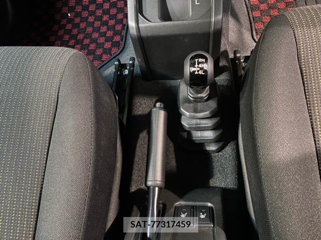 Suzuki JIMNY 2018-08 208332-12