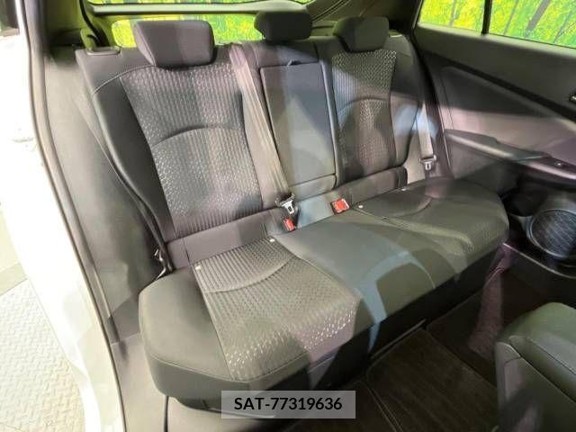 Toyota PRIUS 2018-03 330909-10