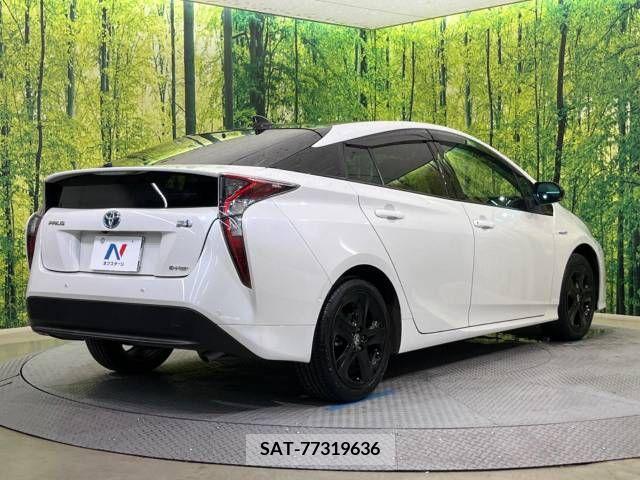 Toyota PRIUS 2018-03 330909-17