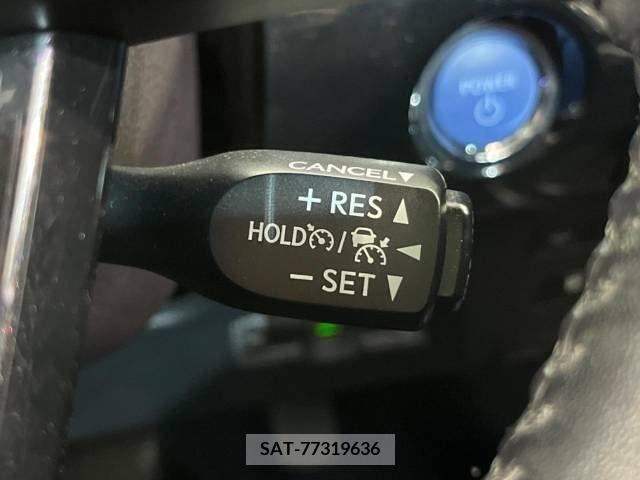 Toyota PRIUS 2018-03 330909-5