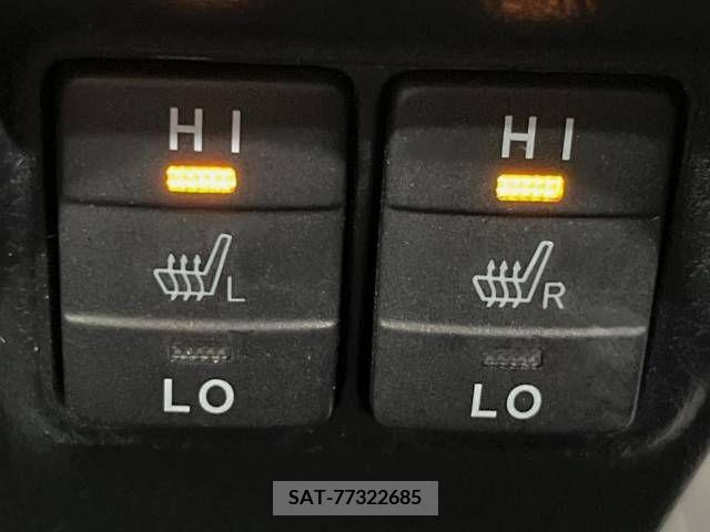 Toyota ESQUIRE 2019-06 379622-6