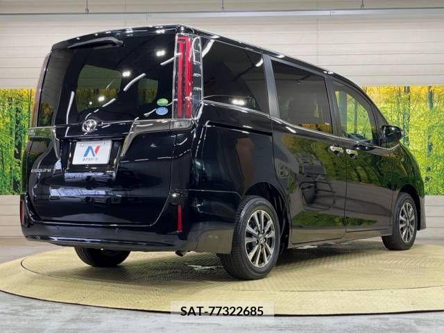 Toyota ESQUIRE 2019-06 379622-18