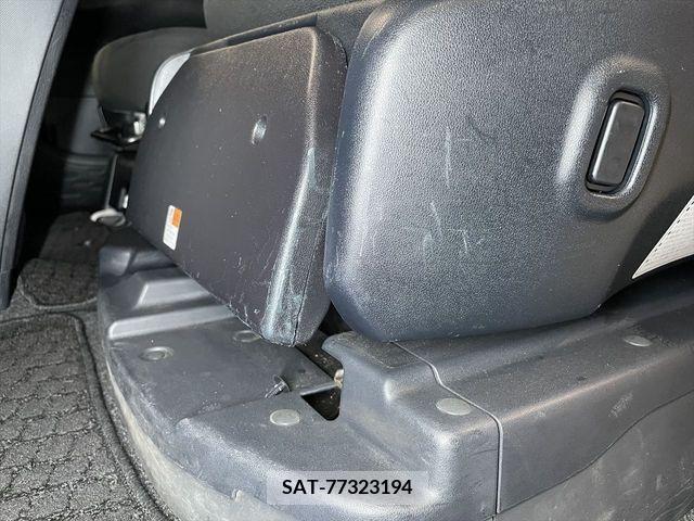 Toyota ESQUIRE 2015-03 268549-12