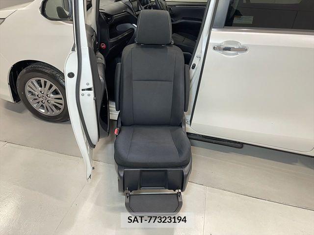 Toyota ESQUIRE 2015-03 268549-4