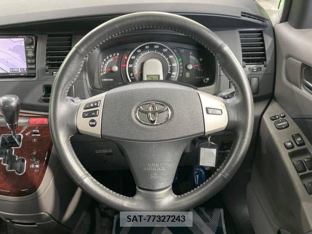 Toyota ISIS 2006-02 273114-12