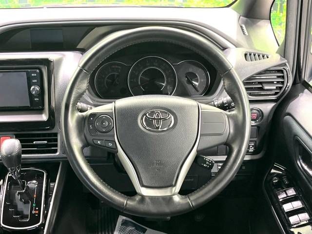 Toyota VOXY 2018-02 14219-11