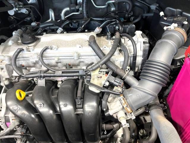 Toyota VOXY 2018-02 14219-18