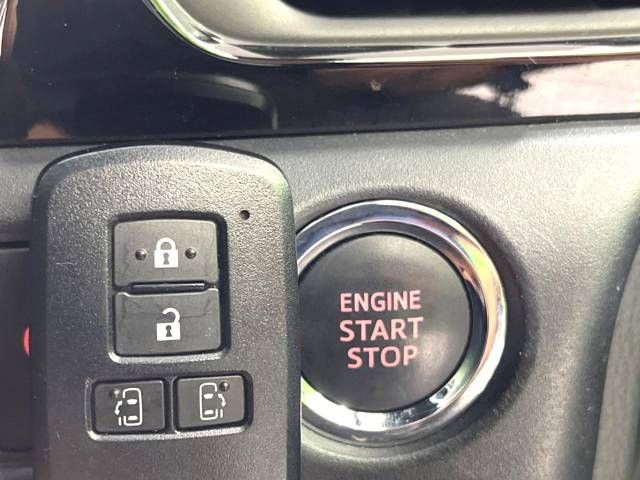 Toyota VOXY 2018-02 14219-7