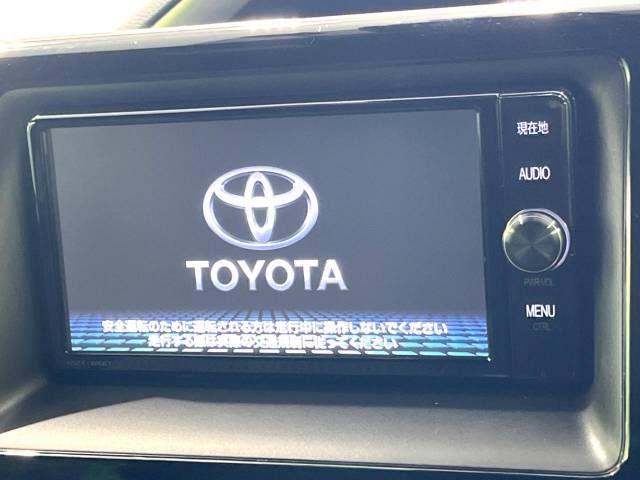 Toyota VOXY 2018-02 14219-3