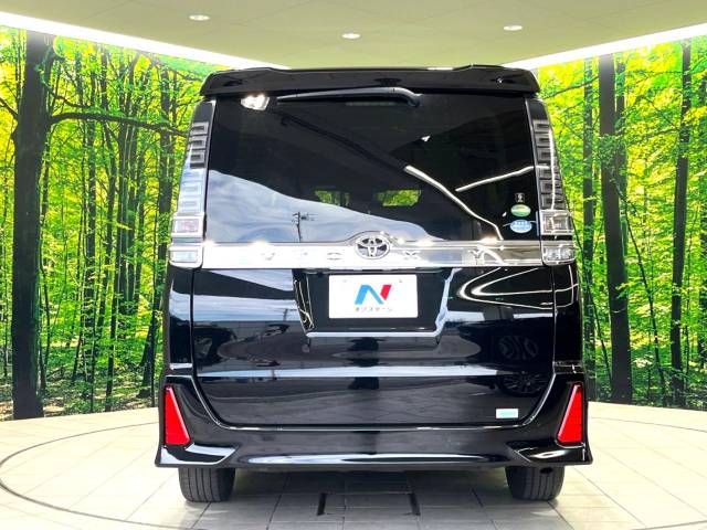Toyota VOXY 2018-02 14219-15