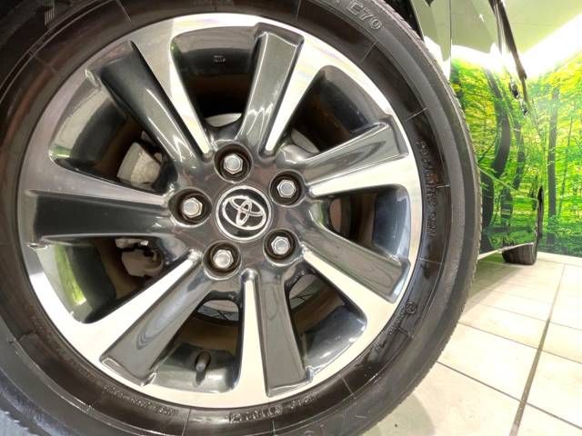 Toyota VOXY 2018-02 14219-13