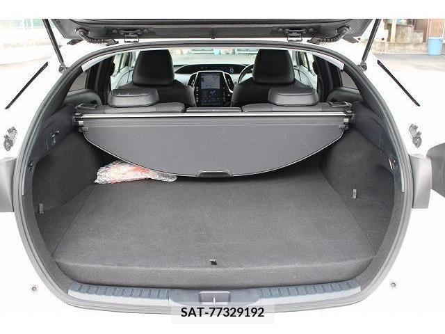 Toyota PRIUS PHV 2017-07 282572-17