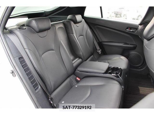 Toyota PRIUS PHV 2017-07 282572-14