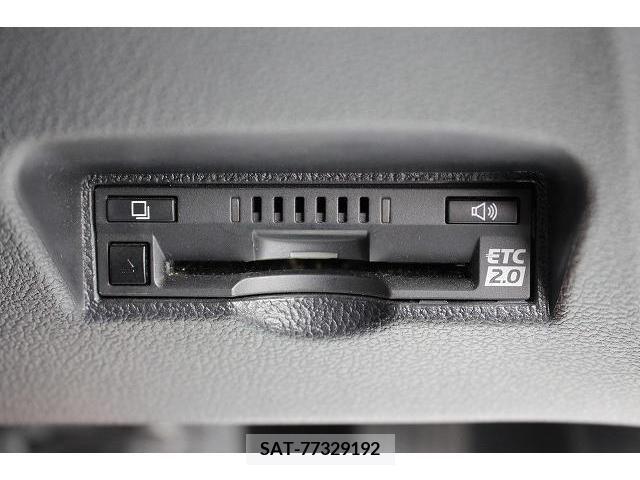 Toyota PRIUS PHV 2017-07 282572-3