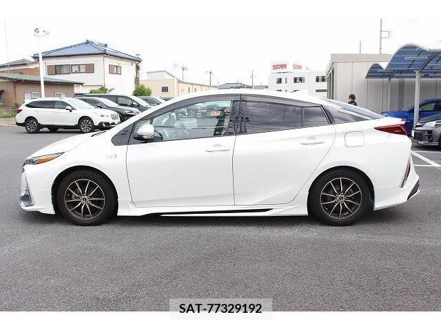 Toyota PRIUS PHV 2017-07 282572-9