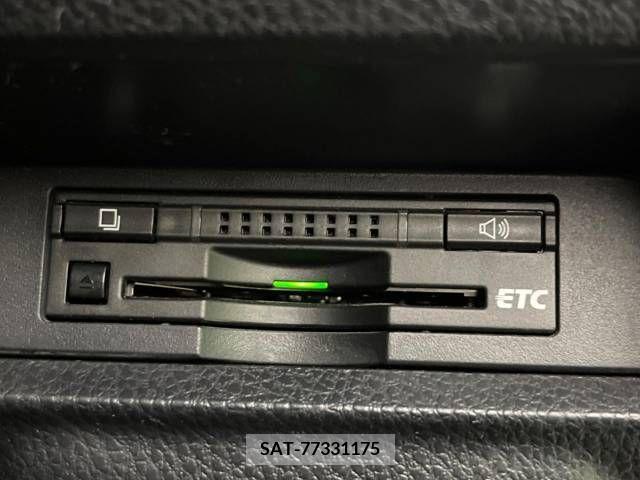 Toyota VOXY 2016-06 288871-6