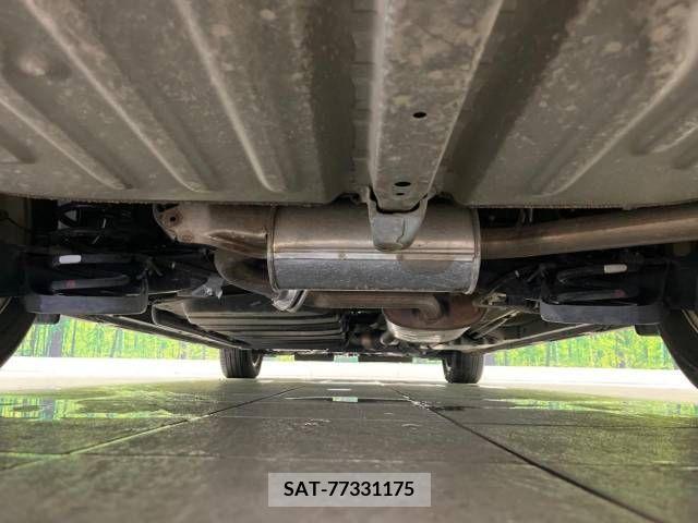 Toyota VOXY 2016-06 288871-18