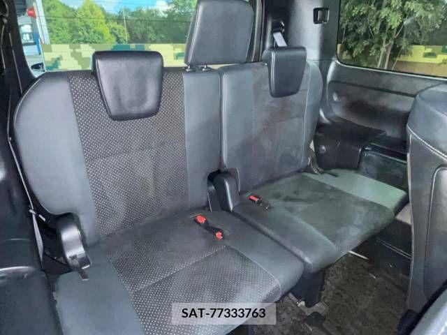 Toyota VOXY 2021-06 332559-15