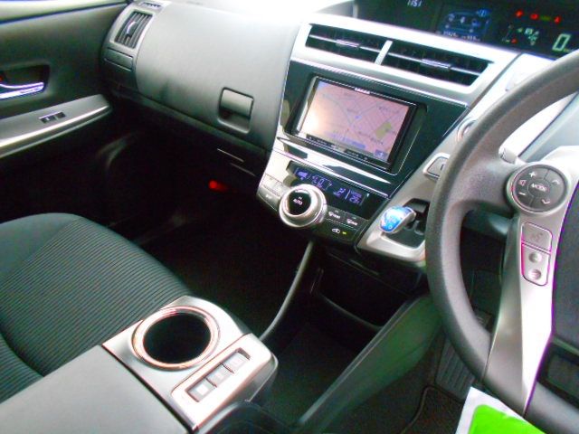 Toyota PRIUS ALPHA 2017-07 7357-27