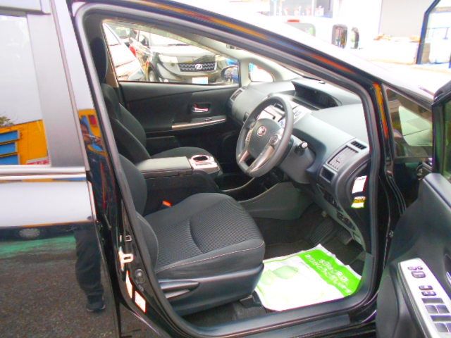 Toyota PRIUS ALPHA 2017-07 7357-13