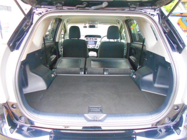 Toyota PRIUS ALPHA 2017-07 7357-16