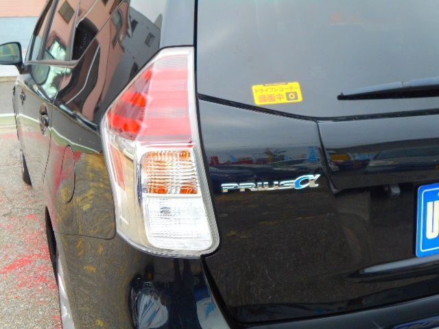 Toyota PRIUS ALPHA 2017-07 7357-9