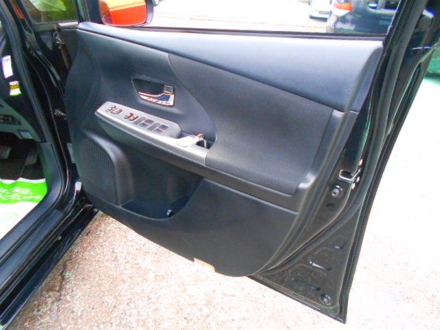 Toyota PRIUS ALPHA 2017-07 7357-24