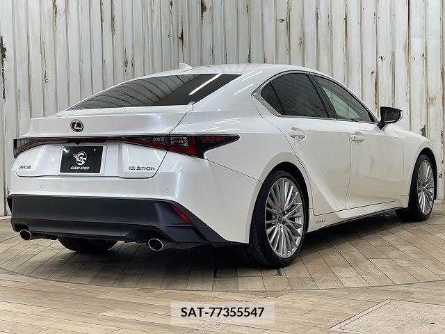 Lexus IS 2020-11 388155-15
