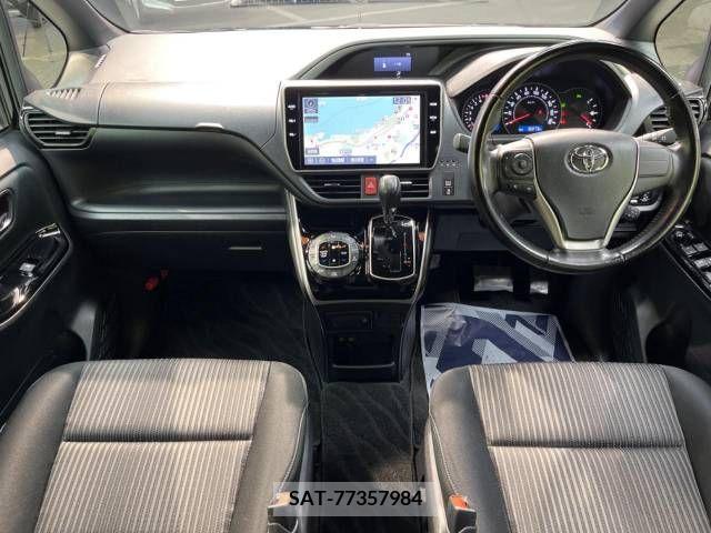 Toyota VOXY 2019-07 321659-1