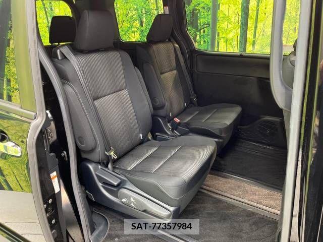 Toyota VOXY 2019-07 321659-10