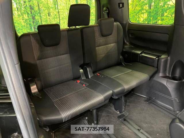 Toyota VOXY 2019-07 321659-11
