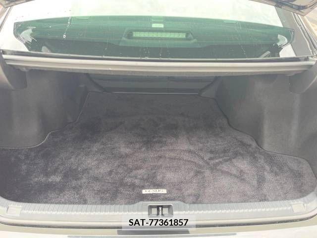 Lexus IS 2022-03 300019-10