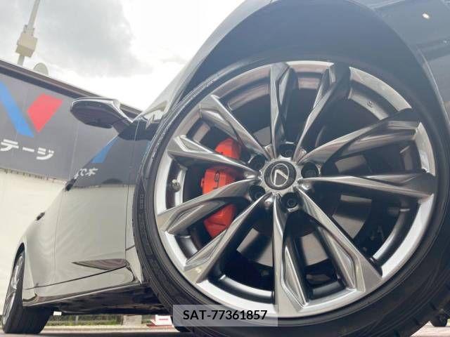 Lexus IS 2022-03 300019-13