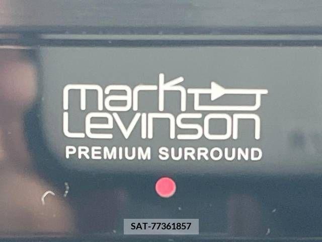 Lexus IS 2022-03 300019-2