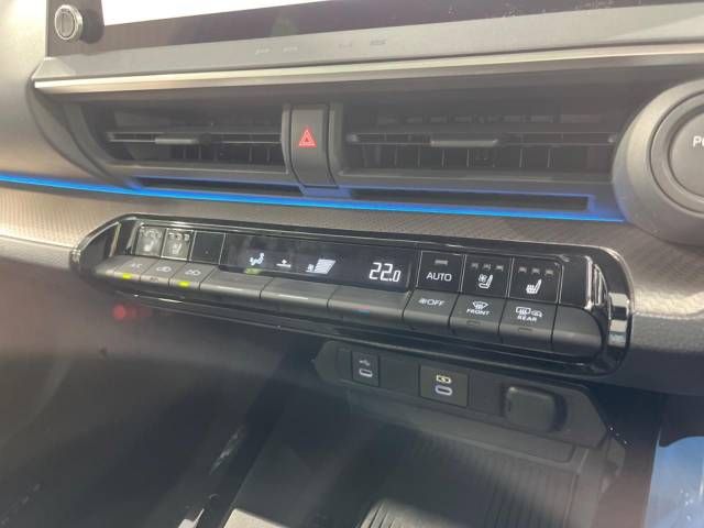 Toyota PRIUS 2023-02 20247-6