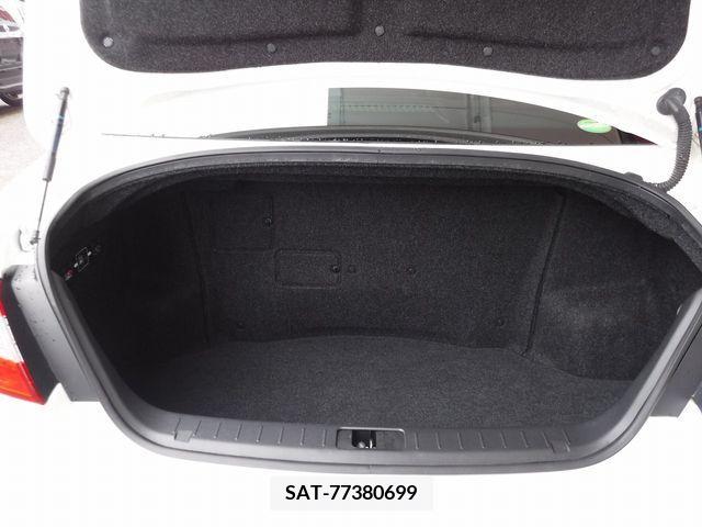 Nissan CIMA HYBRID 2016-11 206601-18