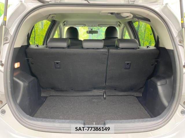 Toyota AQUA 2013-07 395659-10