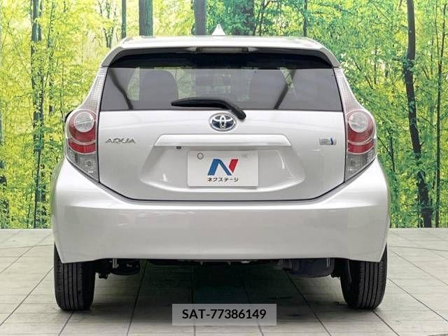 Toyota AQUA 2013-07 395659-15