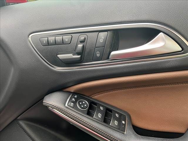 Mercedes Benz GLA-CLASS 2017-03 181019-13