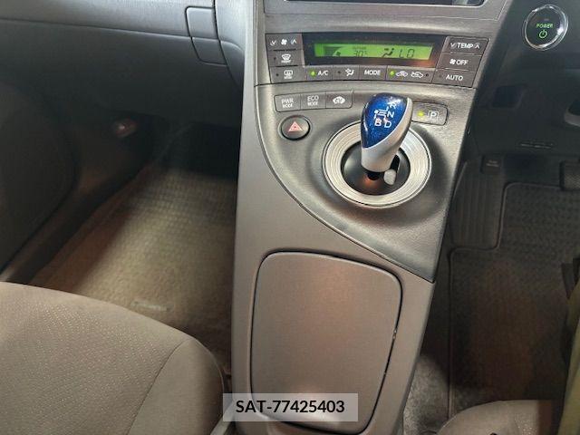 Toyota PRIUS 2011-07 366394-13