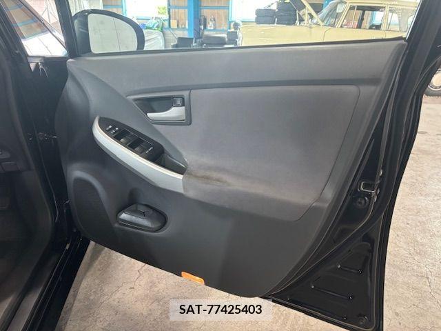 Toyota PRIUS 2011-07 366394-11
