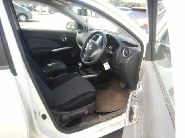 Nissan LATIO 2015-09 188749-10