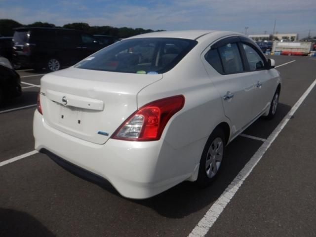 Nissan LATIO 2015-09 188749-3