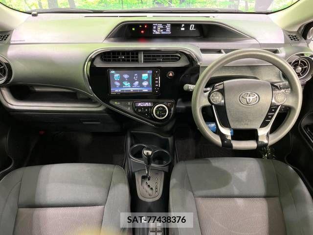 Toyota AQUA 2019-06 381475-1