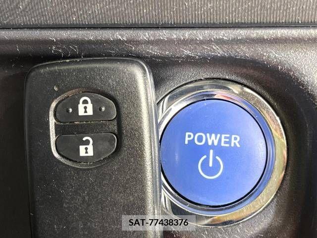 Toyota AQUA 2019-06 381475-7