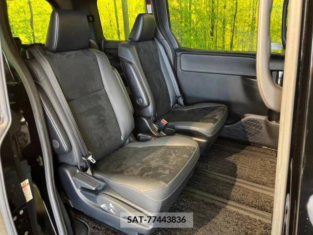 Toyota VOXY 2020-12 347240-9