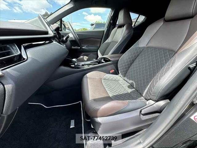 Toyota C-HR 2018-03 383098-16