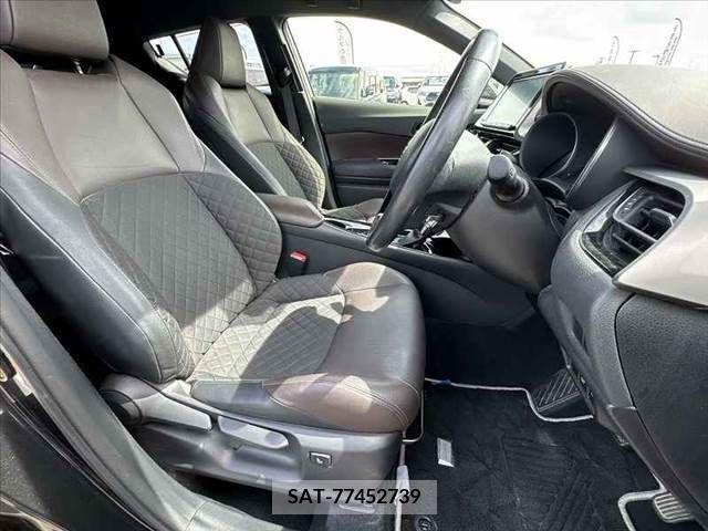 Toyota C-HR 2018-03 383098-15